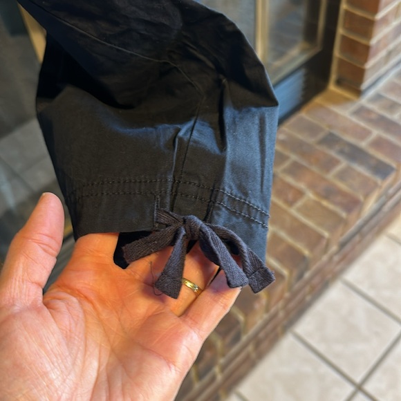 2 for $5 EUC Dockers Capris - Picture 4 of 4